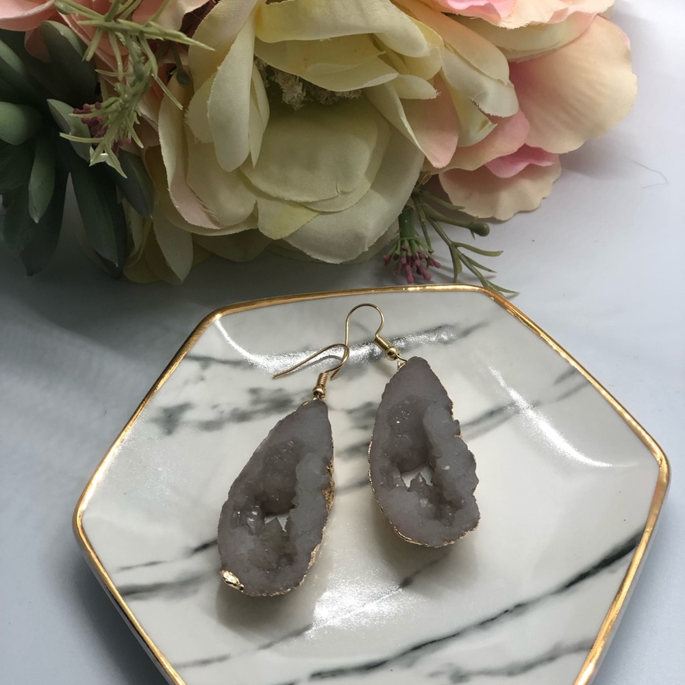 💍3 for $15💍 gray/gold quartz druzy earrings